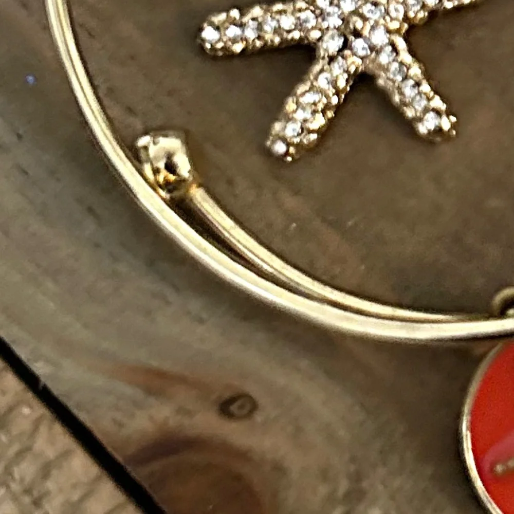 Starfish Bracelet and Earrings Set - Picture 2 of 4